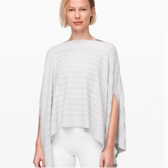 Lululemon Forward Flow Poncho
Heathered Core Ultra Light Grey (Second Release) - Picture 1 of 10
